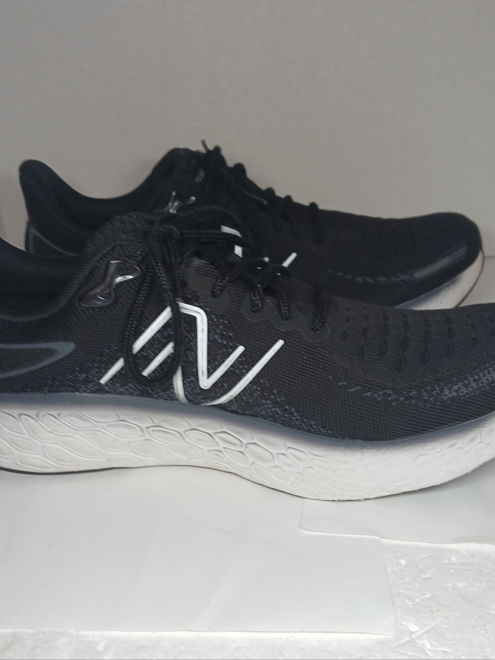 New Balance Fresh Foam 1080 Men's Size 12 Black White Running Shoes Sneakers - Picture 9 of 16